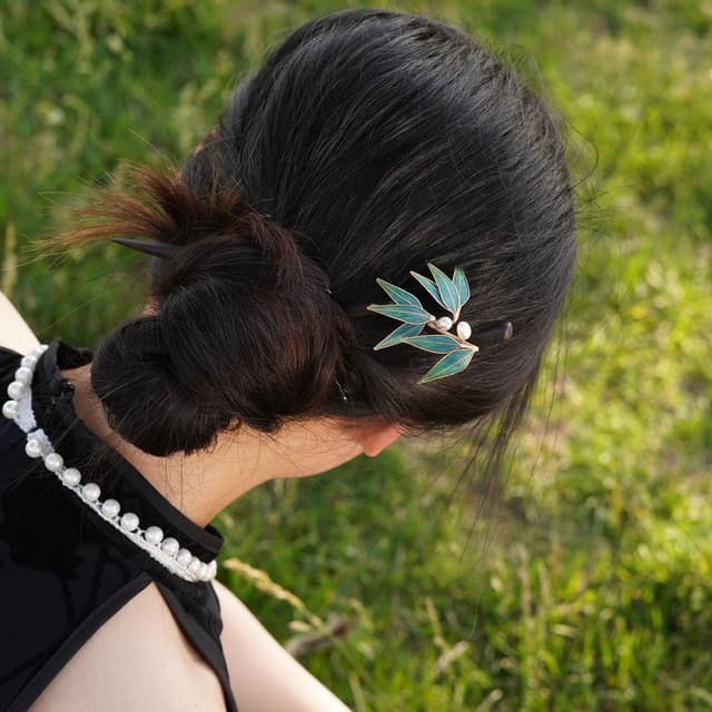 Verdant Lord — Bamboo Leaf Ebony Hairpin — petals and wirework in detail