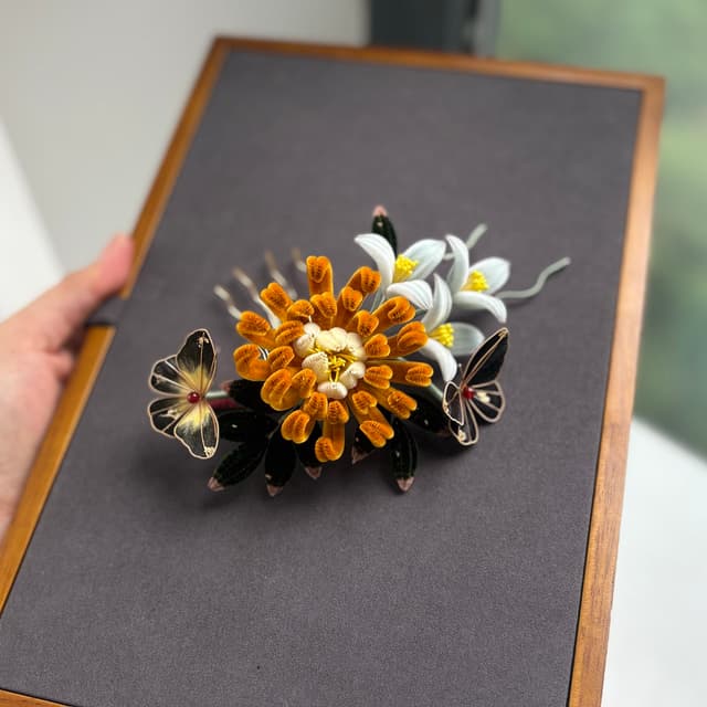 Golden Tangerine — Plush Chrysanthemum Comb — petals and wirework in detail