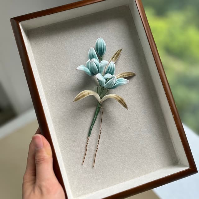Orchid — Fine Velvet Hairpin — petals and wirework in detail
